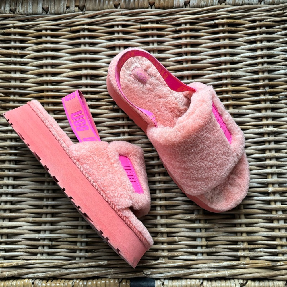 Ugg Disco Slide Sandal‎ Size 11 Platform Sheepskin Pink Slippers Comfort Shoes